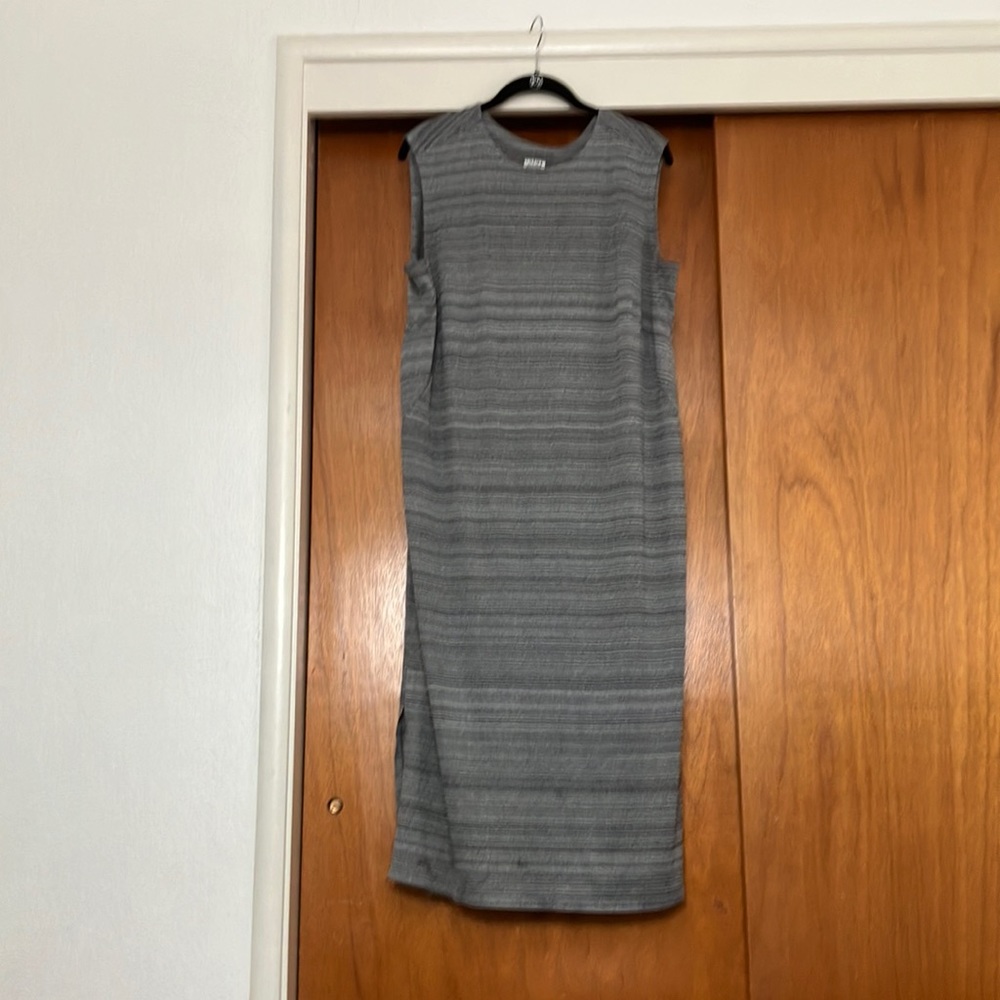 Gray sleeveless dress